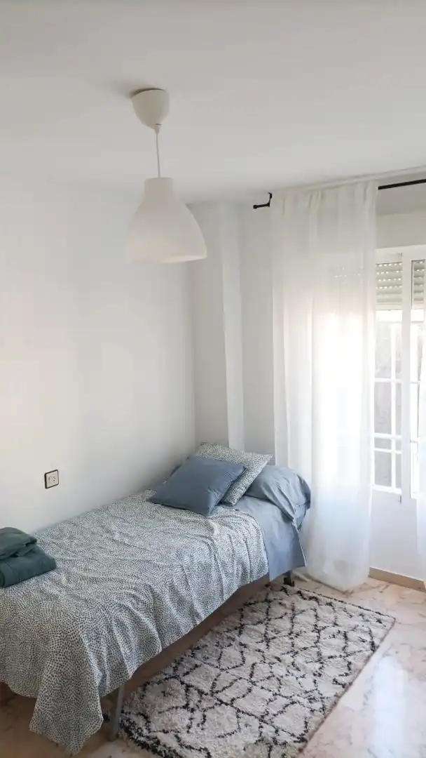 Room in Calle Vicente Alexandre, 47, Pulianas
