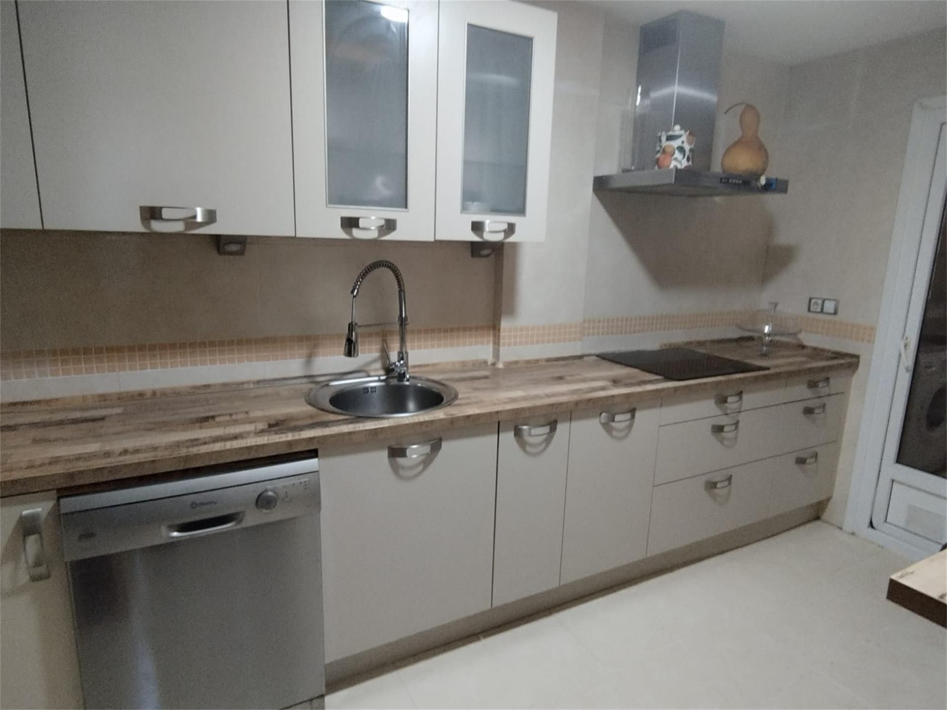 Kitchen of Flat for sale in La Línea de la Concepción  with Swimming Pool and Community parking