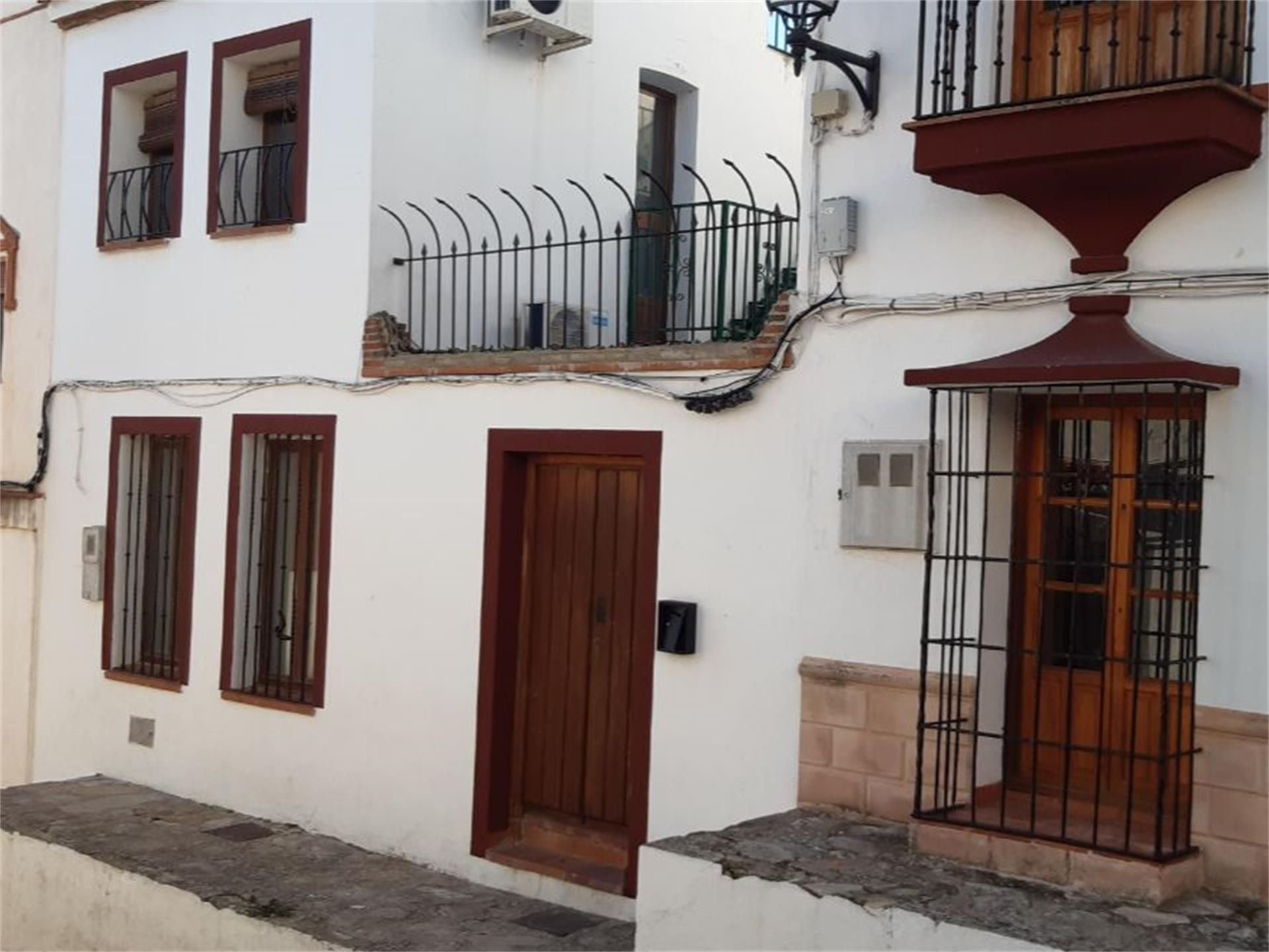 Exterior view of Single-family semi-detached for sale in Ronda  with Air Conditioner, Private garden and Terrace