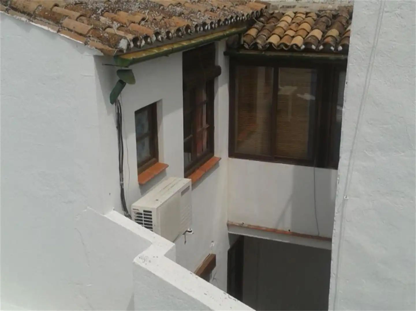 Casa adosada en venda a Calle Clavero, 27, Casco Histórico Vista exterior de Casa adosada en venda en Ronda amb Aire condicionat, Terrassa i Piscina