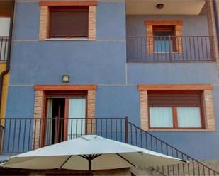 Vista exterior de Casa adosada en venda en Ariza amb Balcó