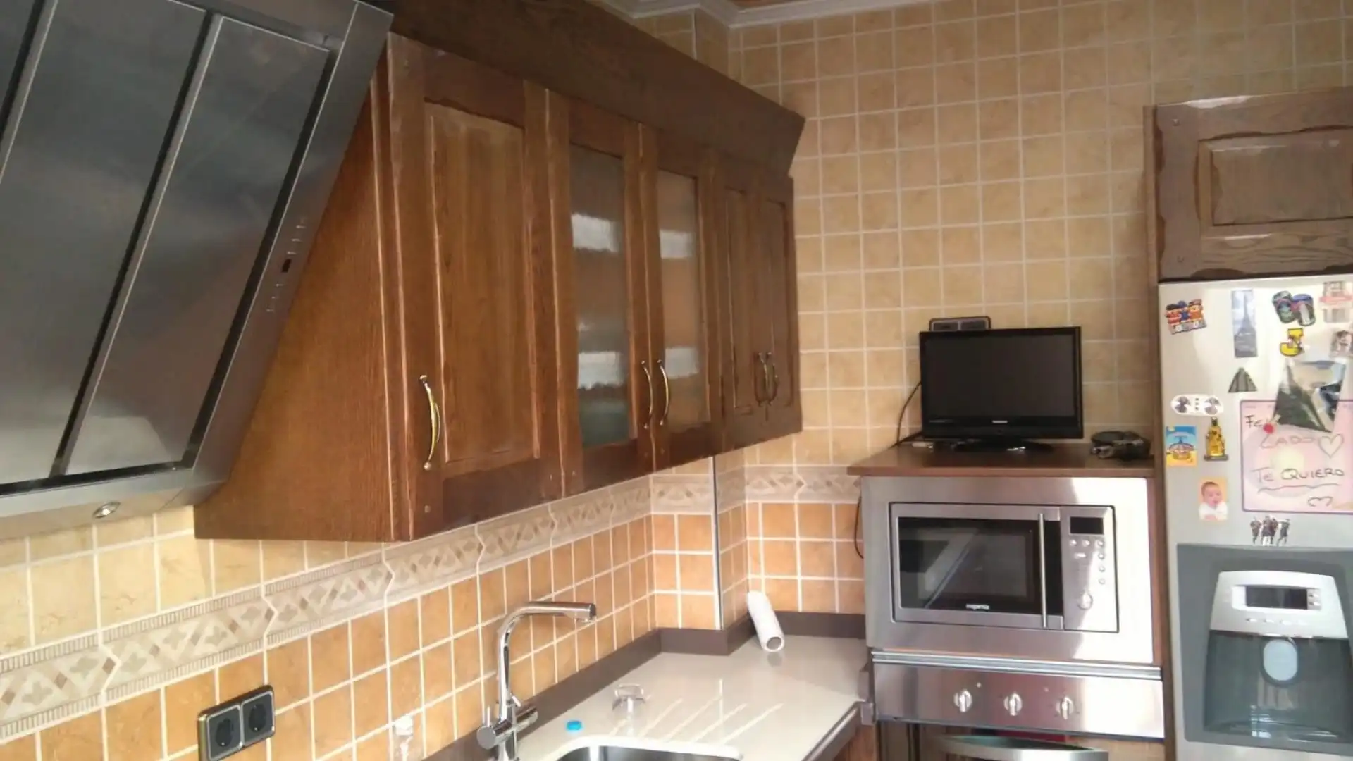 Cuina de Casa adosada en venda en Cartagena amb Aire condicionat, Terrassa i Balcó