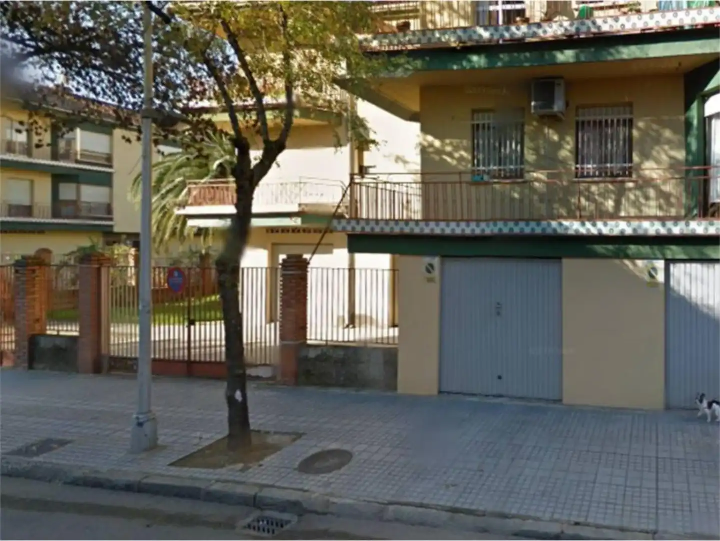 Außenansicht von Wohnung zum Verkauf in Andújar mit Klimaanlage, Heizung und Privatgarten