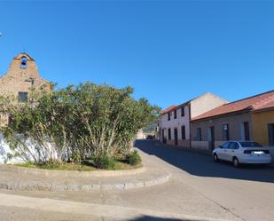 Exterior view of Single-family semi-detached for sale in Almodóvar del Campo