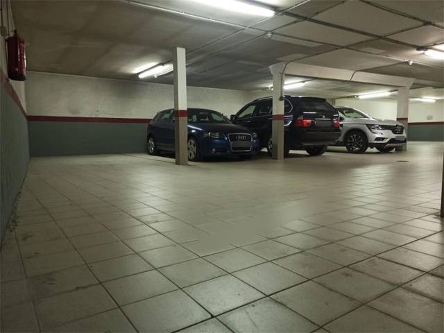 Garaje en Alquiler en Plaza Doctor Laguna, 2 en Plaza Mayor - San Agustín