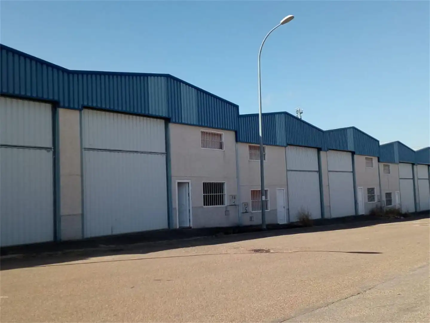 Industrial buildings for sale in Calle Don Benito, 24, Lobón Exterior view of Industrial buildings for sale in Lobón