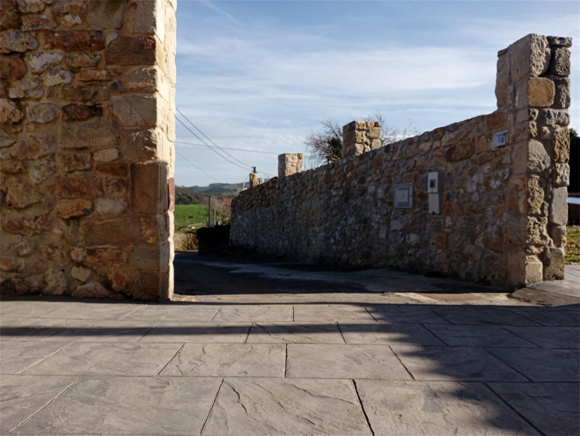 Vista exterior de Casa o xalet en venda en Alfoz de Lloredo amb Terrassa i Balcó