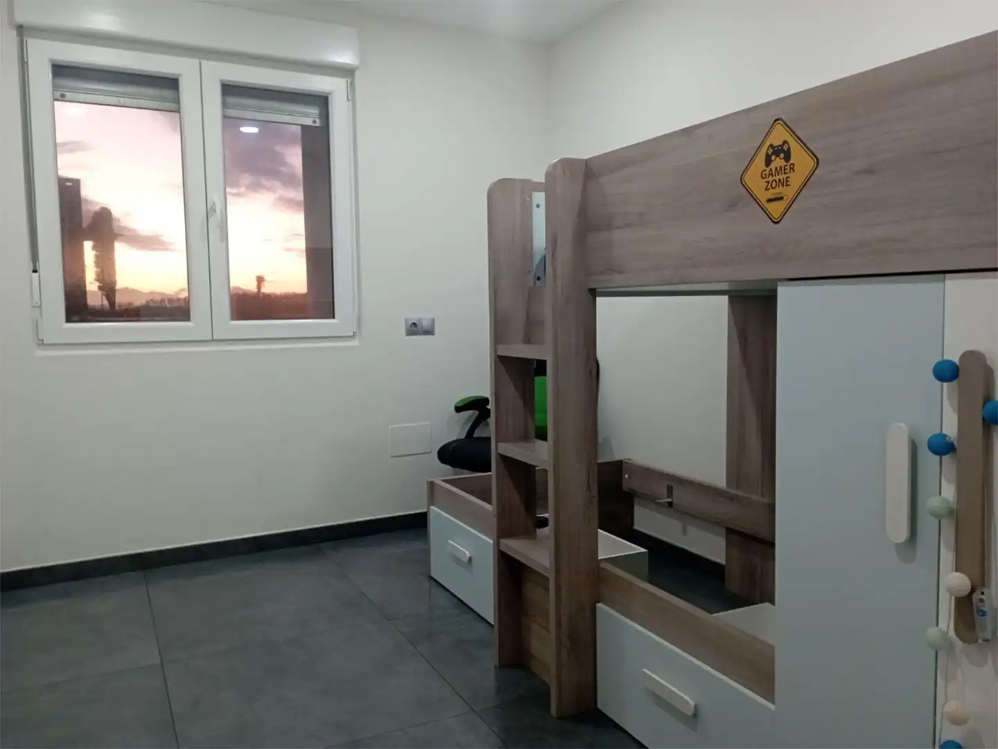 Dormitori de Casa o xalet en venda en Alfoz de Lloredo amb Terrassa i Balcó