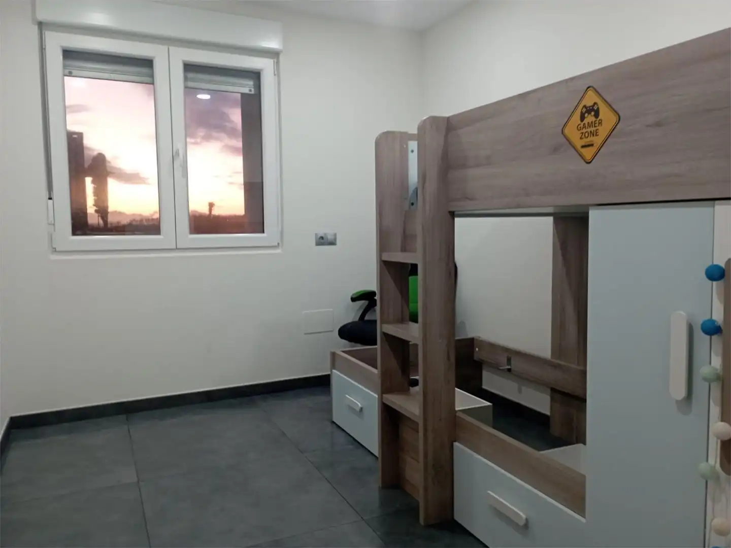 Dormitori de Casa o xalet en venda en Alfoz de Lloredo amb Terrassa i Balcó