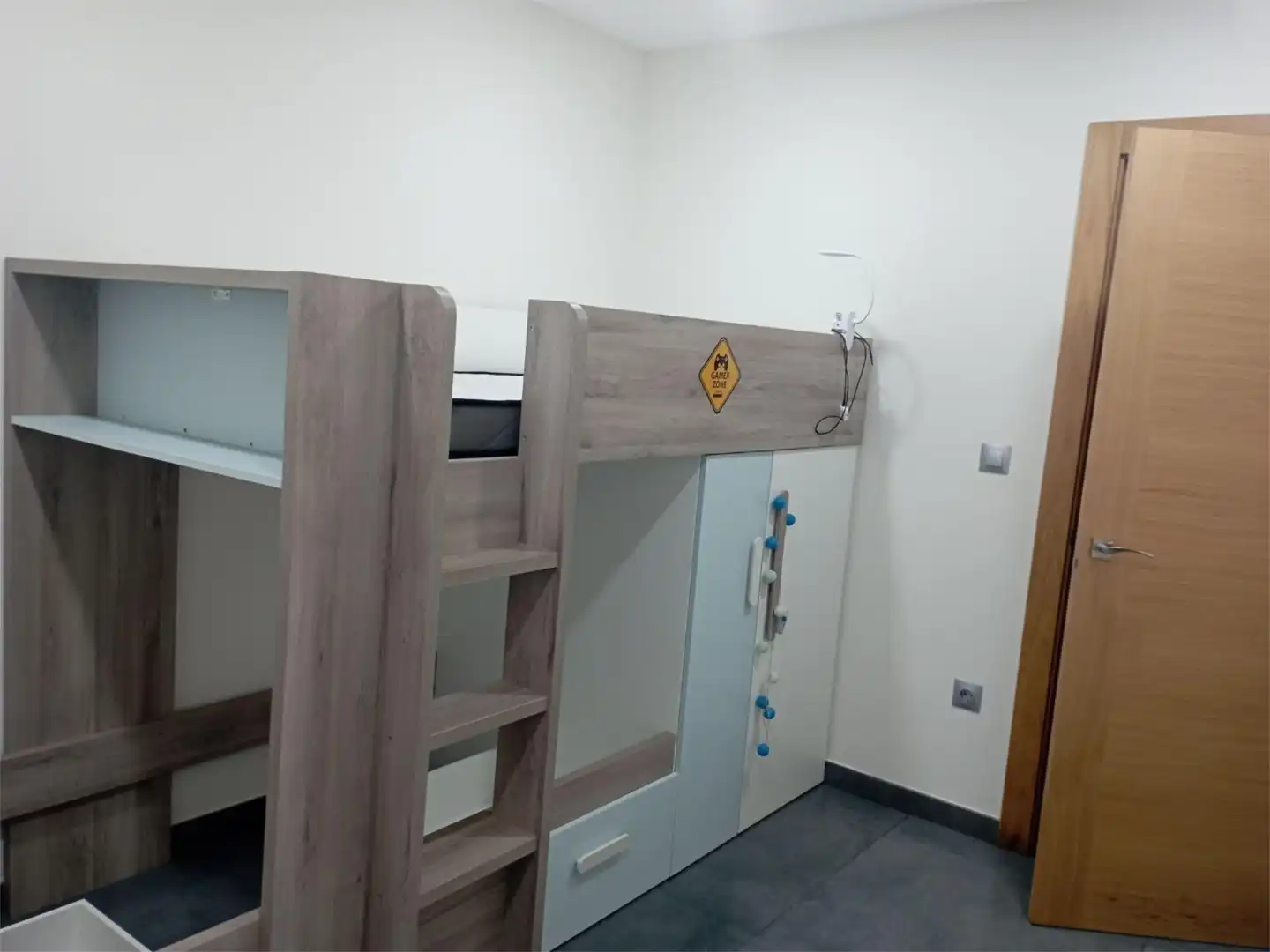 Dormitori de Casa o xalet en venda en Alfoz de Lloredo amb Terrassa i Balcó