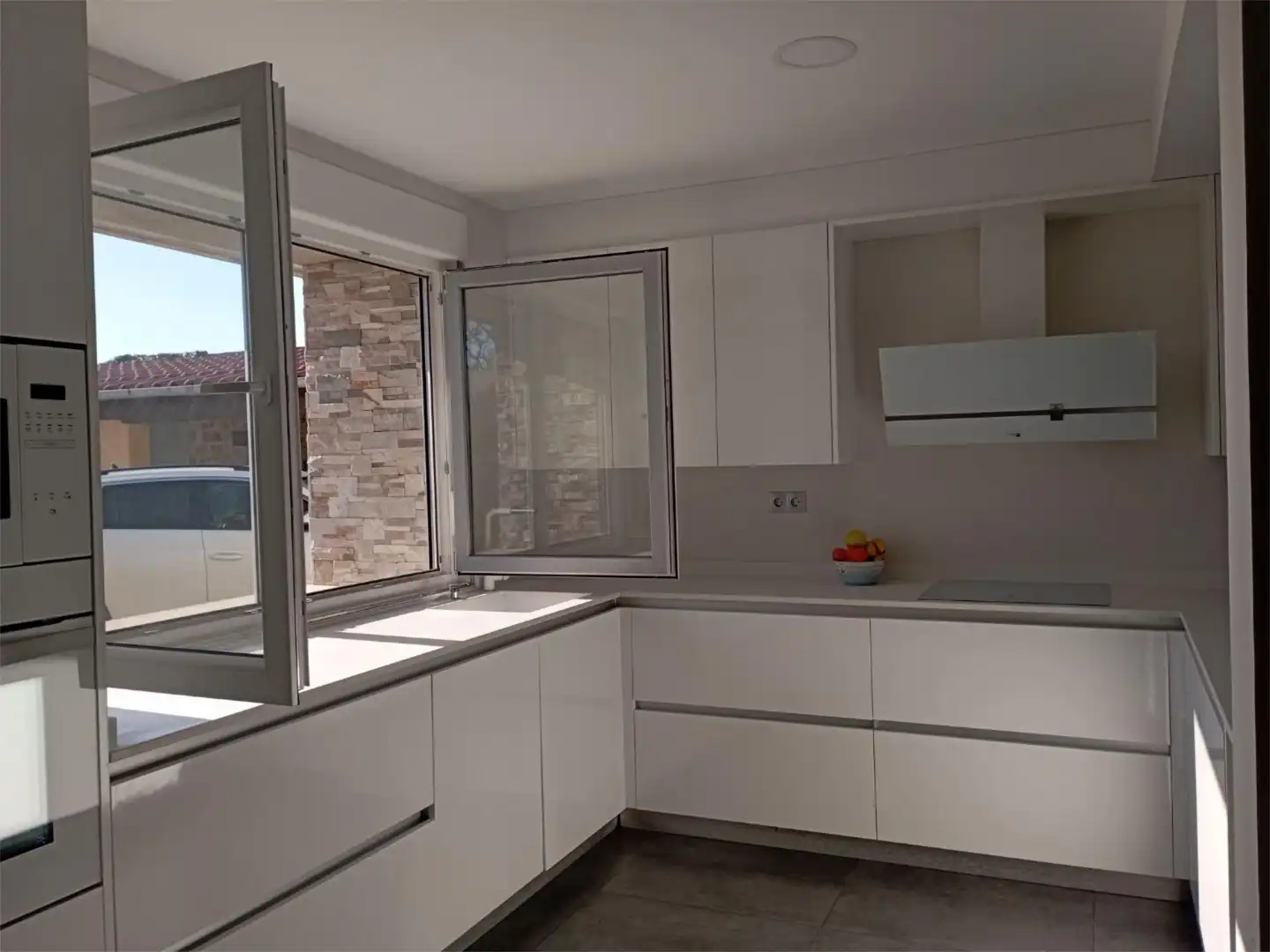 Cuina de Casa o xalet en venda en Alfoz de Lloredo amb Terrassa i Balcó
