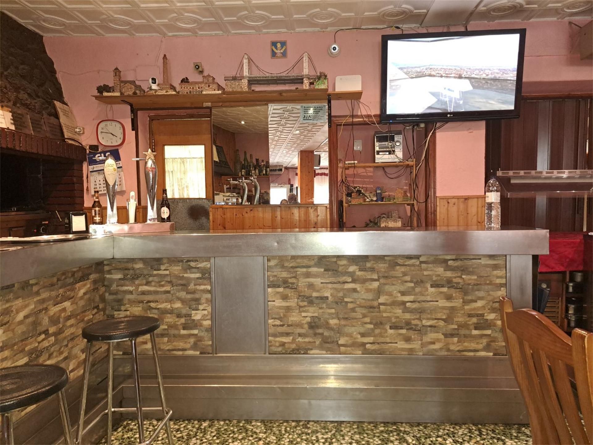 Premises for sale in Tortosa  with Air Conditioner, Heating and Furnished