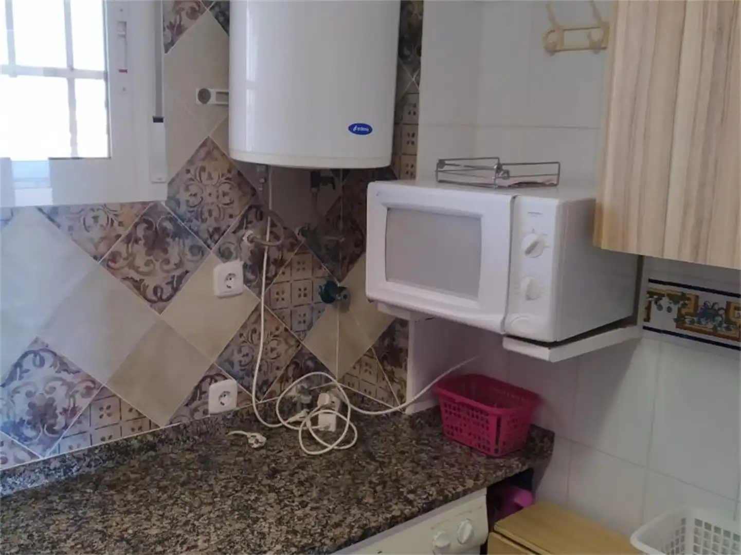 Apartament de lloguer a Edif.playa, 1, Mil Palmeras Cuina de Apartament de lloguer en Pilar de la Horadada amb Jardí privat, Terrassa i Moblat