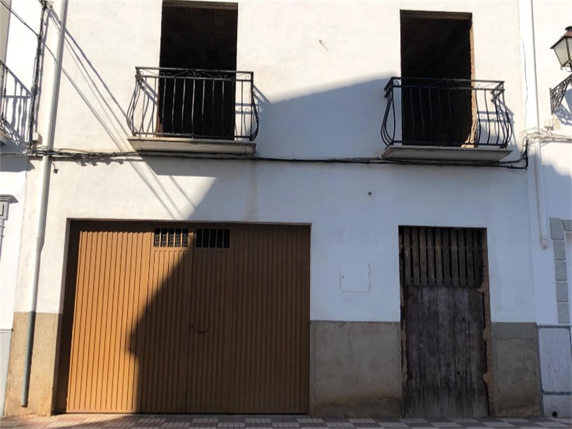 Vista exterior de Casa adosada en venda en Archidona amb Terrassa i Balcó