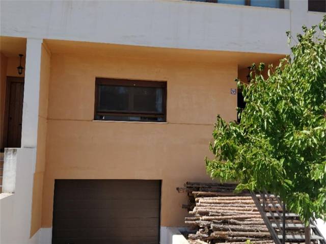 Casa adosada en venta en calle loreto,  de cedrill