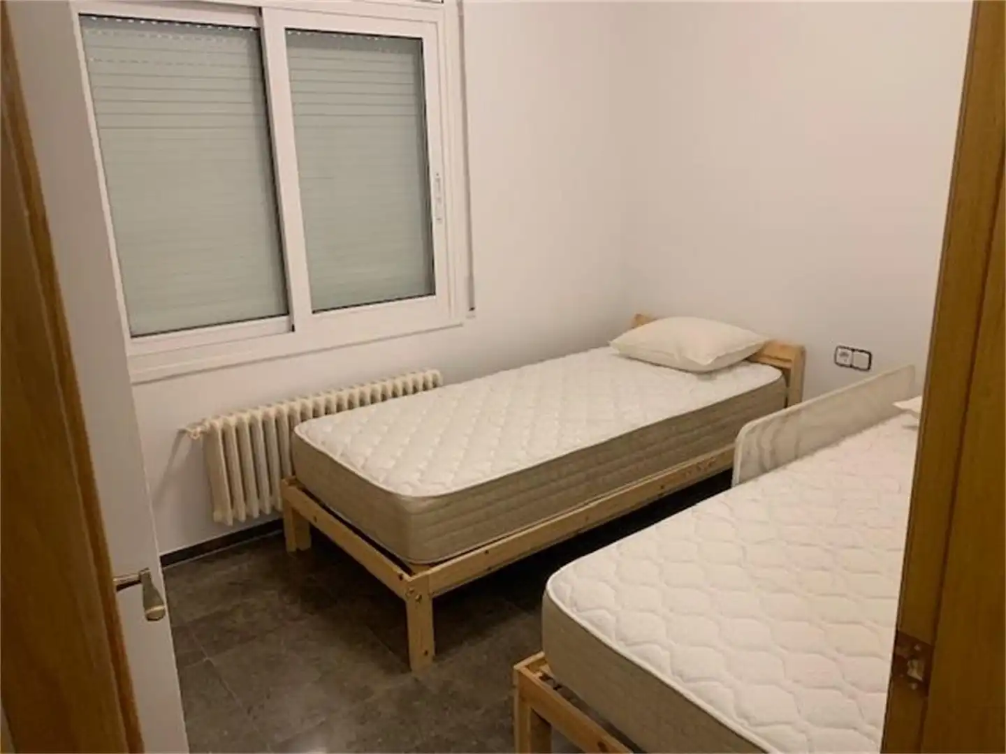 Bedroom of Houses for sale in Cerdanyola del Vallès  with Air Conditioner, Heating and Private garden