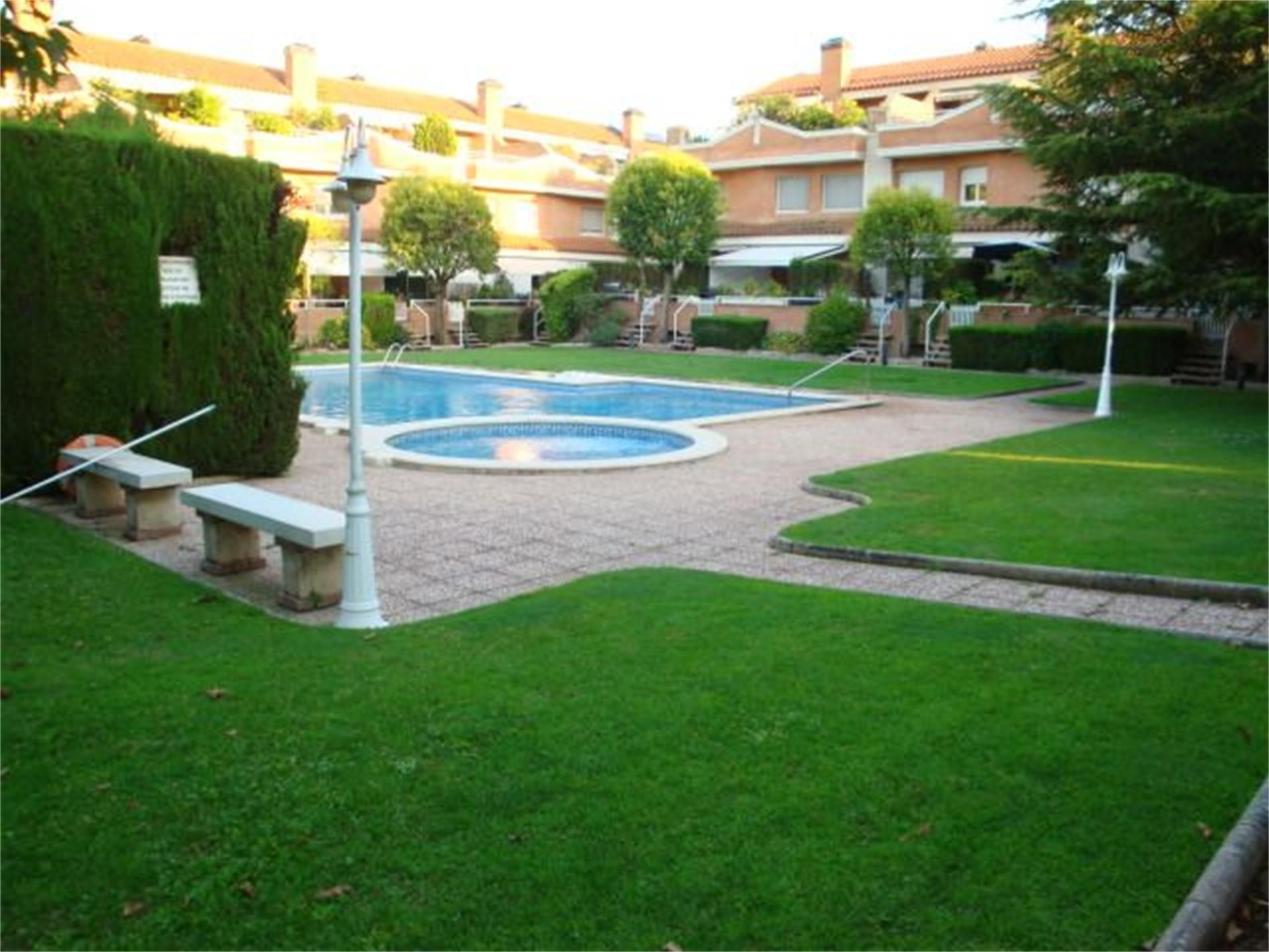 Swimming pool of Single-family semi-detached for sale in  Lleida Capital  with Air Conditioner, Heating and Private garden