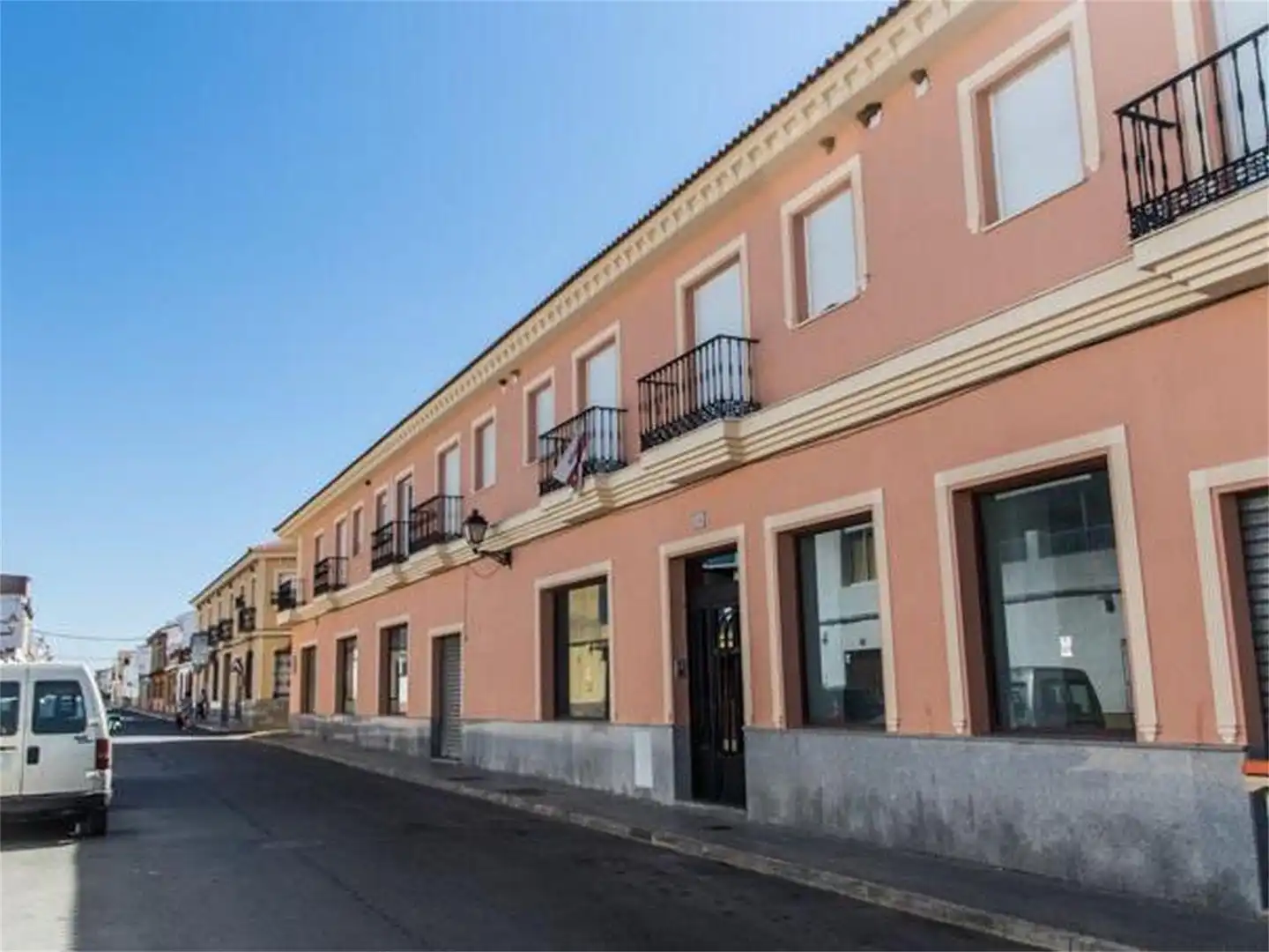 Außenansicht von Garage zum Verkauf in Rociana del Condado