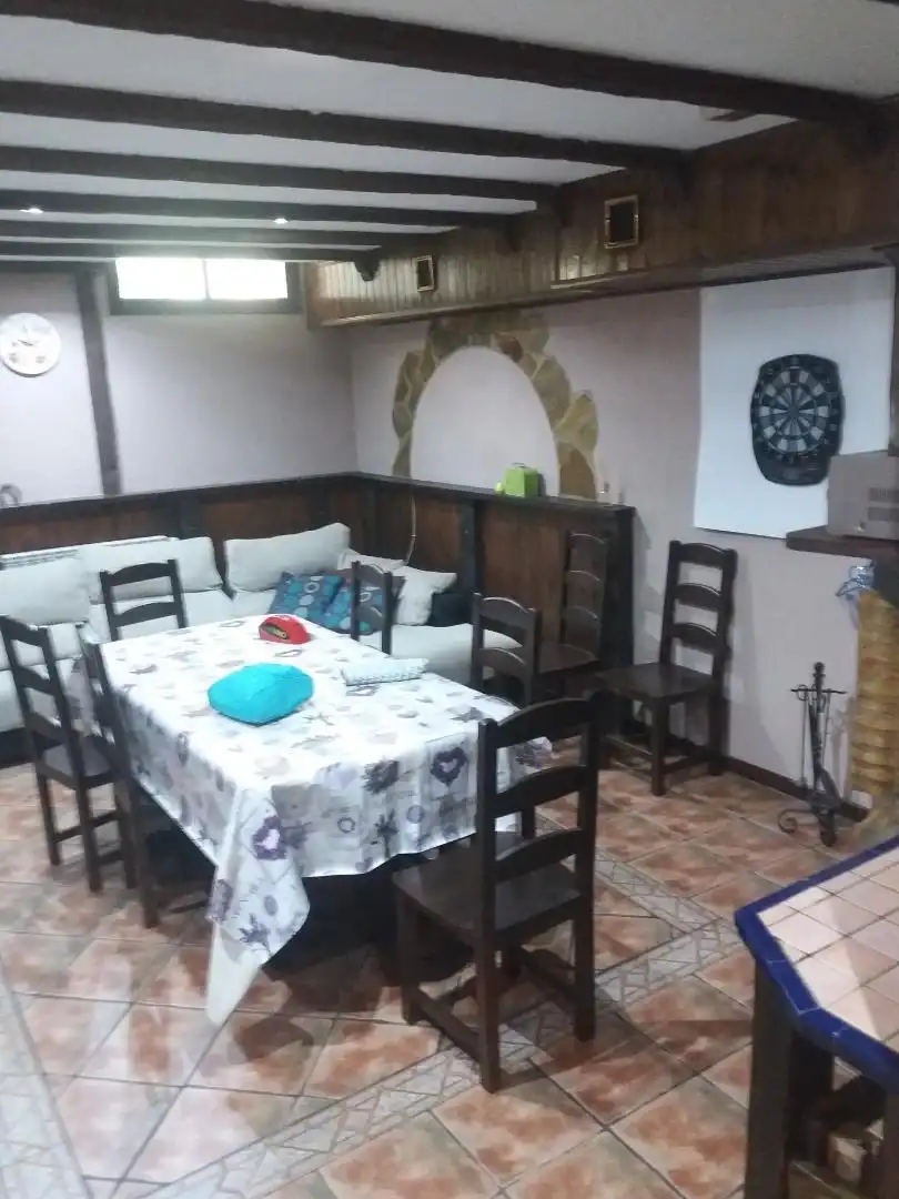 Casa adosada en venta en Calle Fermín Gurbindo, 38, Lardero Comedor de Casa adosada en venta en Lardero con Aire acondicionado, Terraza y Piscina