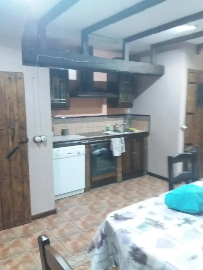 Casa adosada en venta en Calle Fermín Gurbindo, 38, Lardero Cocina de Casa adosada en venta en Lardero con Aire acondicionado, Terraza y Piscina