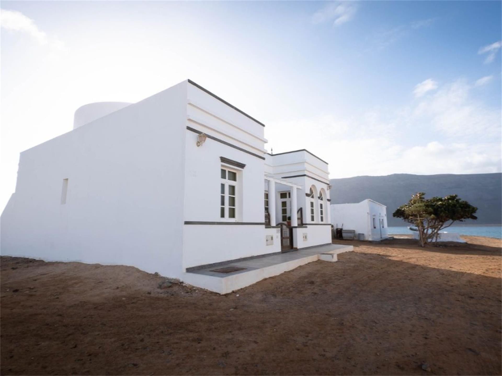 Vista exterior de Casa o xalet en venda en Teguise amb Terrassa