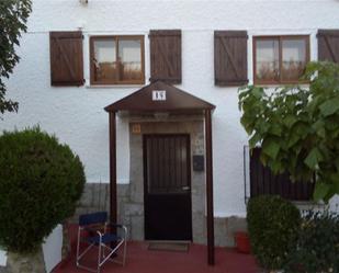 Exterior view of Single-family semi-detached for sale in Aldeanueva de la Sierra