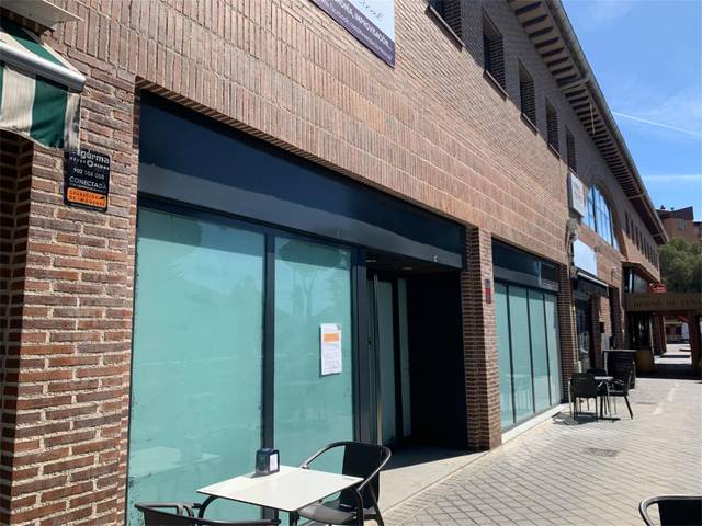 Local comercial en Alquiler en Calle de Madrid, 2 en Los Arcos - El Viviero