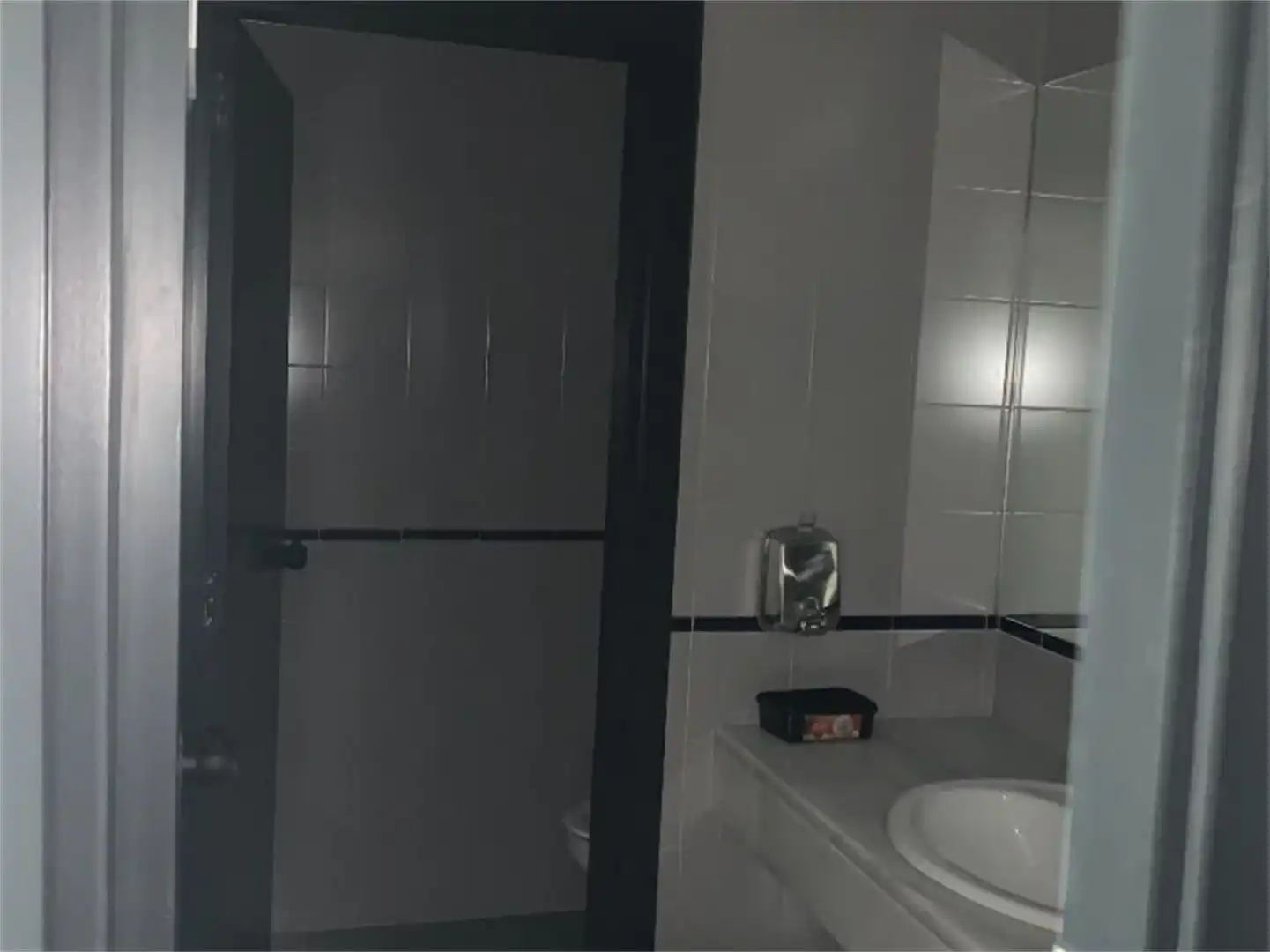 Baño de Local de alquiler en Colmenar Viejo con Aire acondicionado y Calefacción