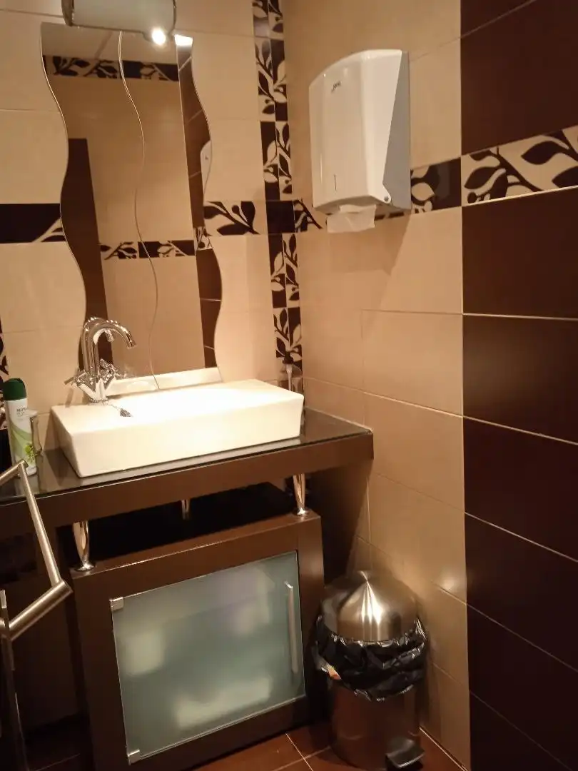 Baño de Oficina de alquiler en Cuenca con Amueblado