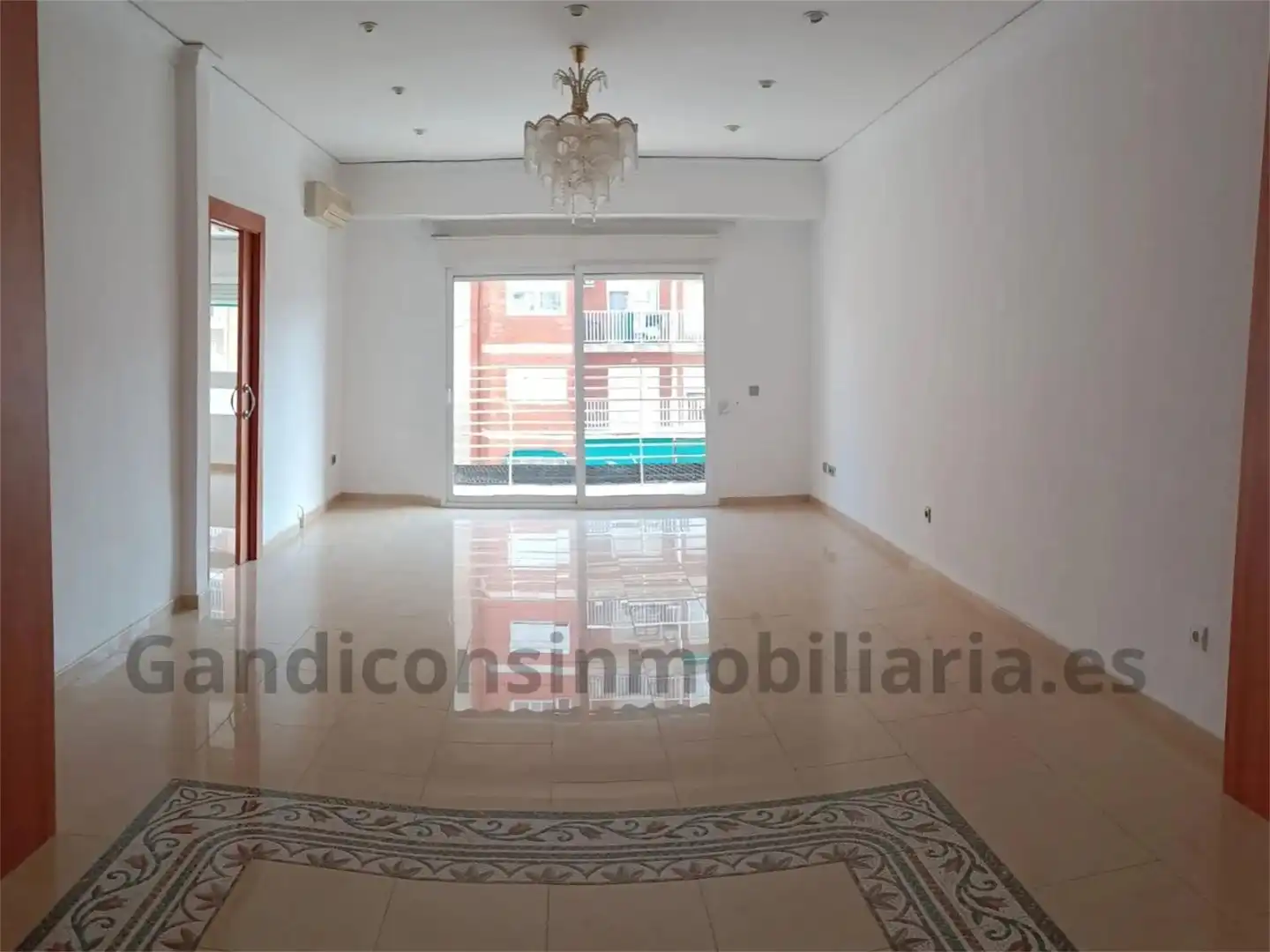 Sala d'estar de Pis en venda en Gandia amb Aire condicionat i Balcó