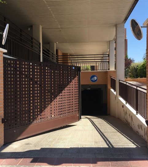 Garaje en venta en Calle Obanos, 12, Las Tablas, Madrid Capital - imagen 2 Foto 2 de Garaje en venta en Calle Obanos, 12, Las Tablas, Madrid Capital