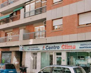 Vista exterior de Pis en venda en Ciudad Real Capital amb Calefacció, Terrassa i Forn