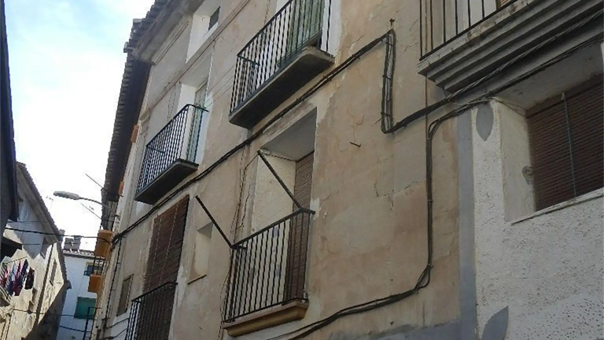 Vista exterior de Piso en venta en Ainzón con Trastero, Amueblado y Balcón