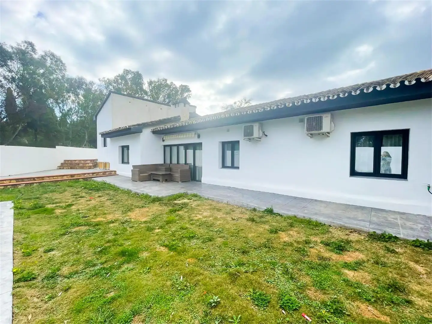 Casa o xalet en venda a Calle Sanlúcar, 115, Riviera del Sol Vista exterior de Casa o xalet en venda en Mijas amb Aire condicionat, Calefacció i Jardí privat