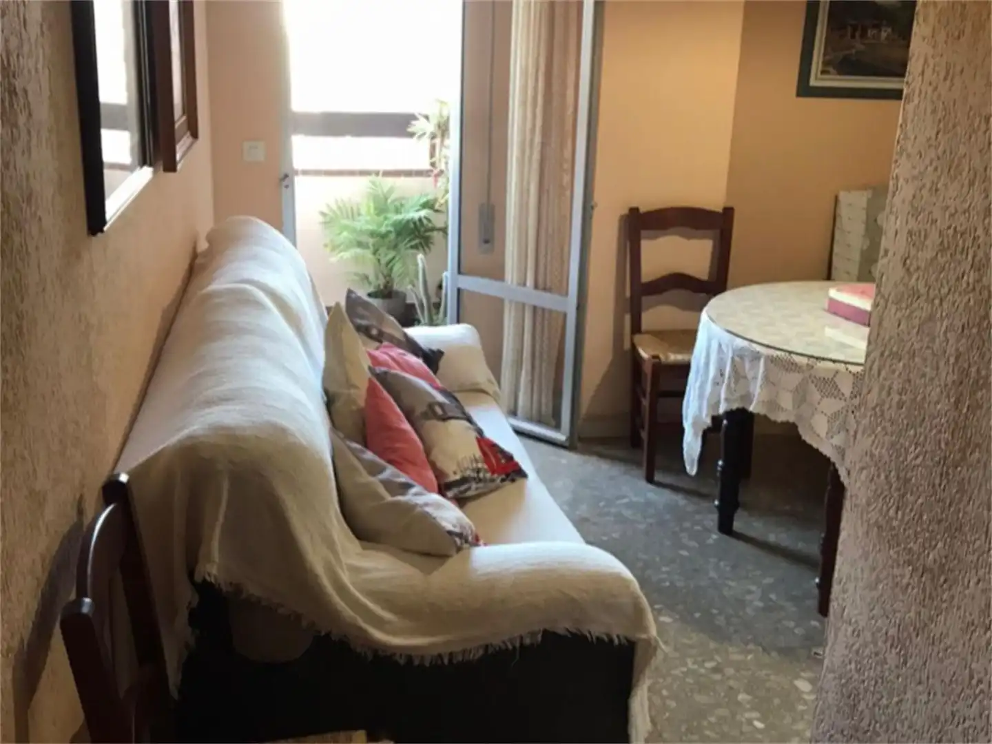 Pis en venda a Avenida Pío XII, 20, Las Torres - Guadalupe Sala d'estar de Pis en venda en Huelva amb Terrassa, Moblat i Balcó