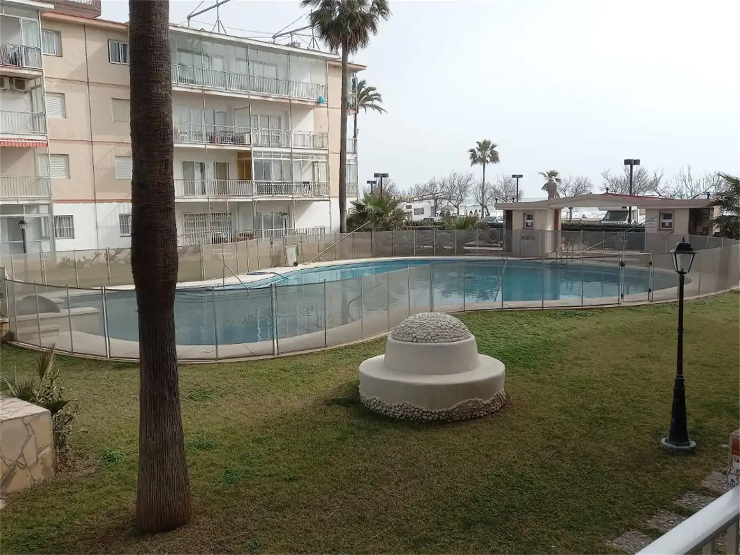 Apartments for rent in Paseo Marítimo Rey de España, 94, Playa de los Boliches Swimming pool of Apartments for rent in Fuengirola with Air Conditioner, Swimming Pool and Balcony