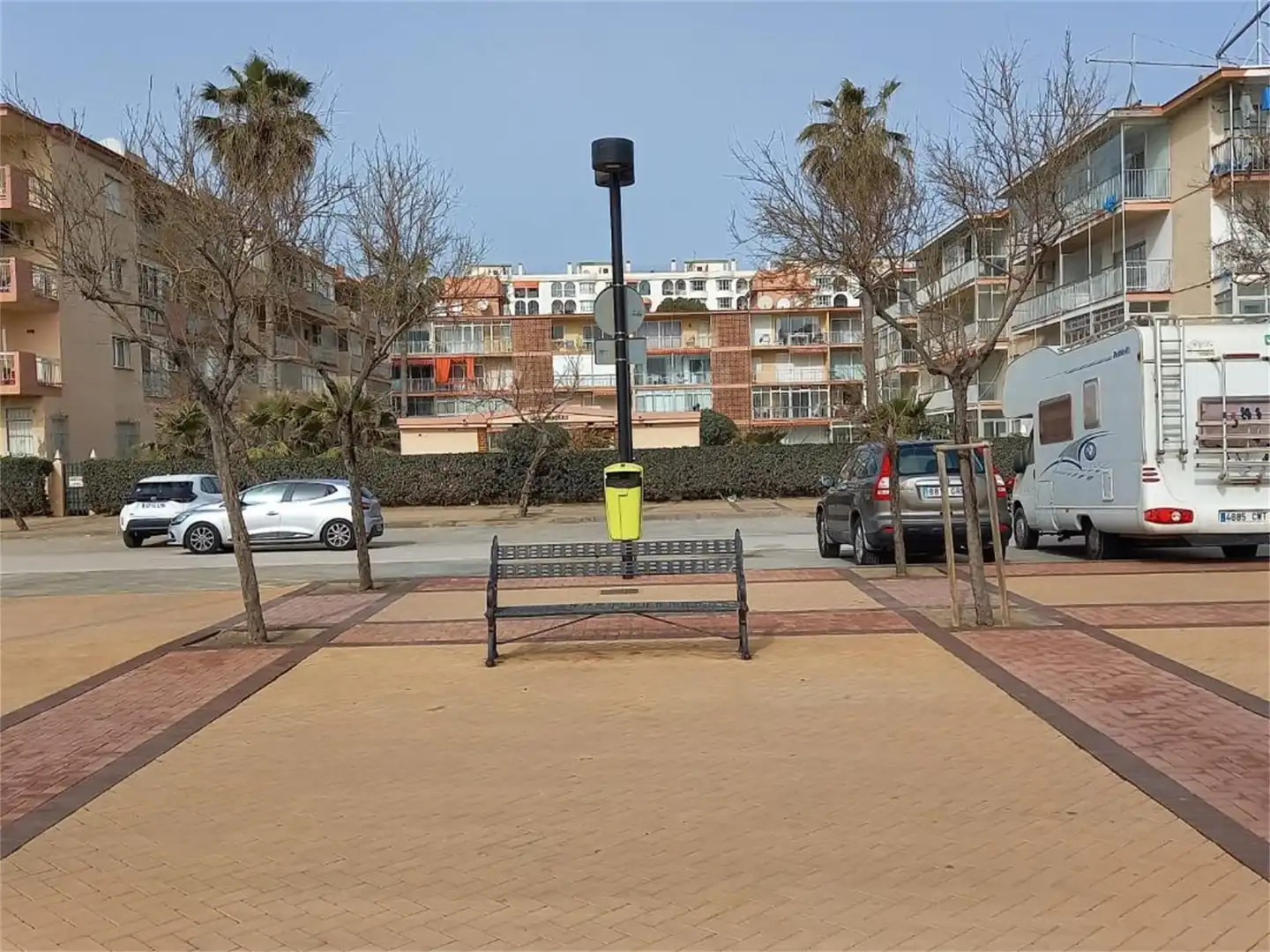 Apartments for rent in Paseo Marítimo Rey de España, 94, Playa de los Boliches Exterior view of Apartments for rent in Fuengirola with Air Conditioner, Swimming Pool and Balcony