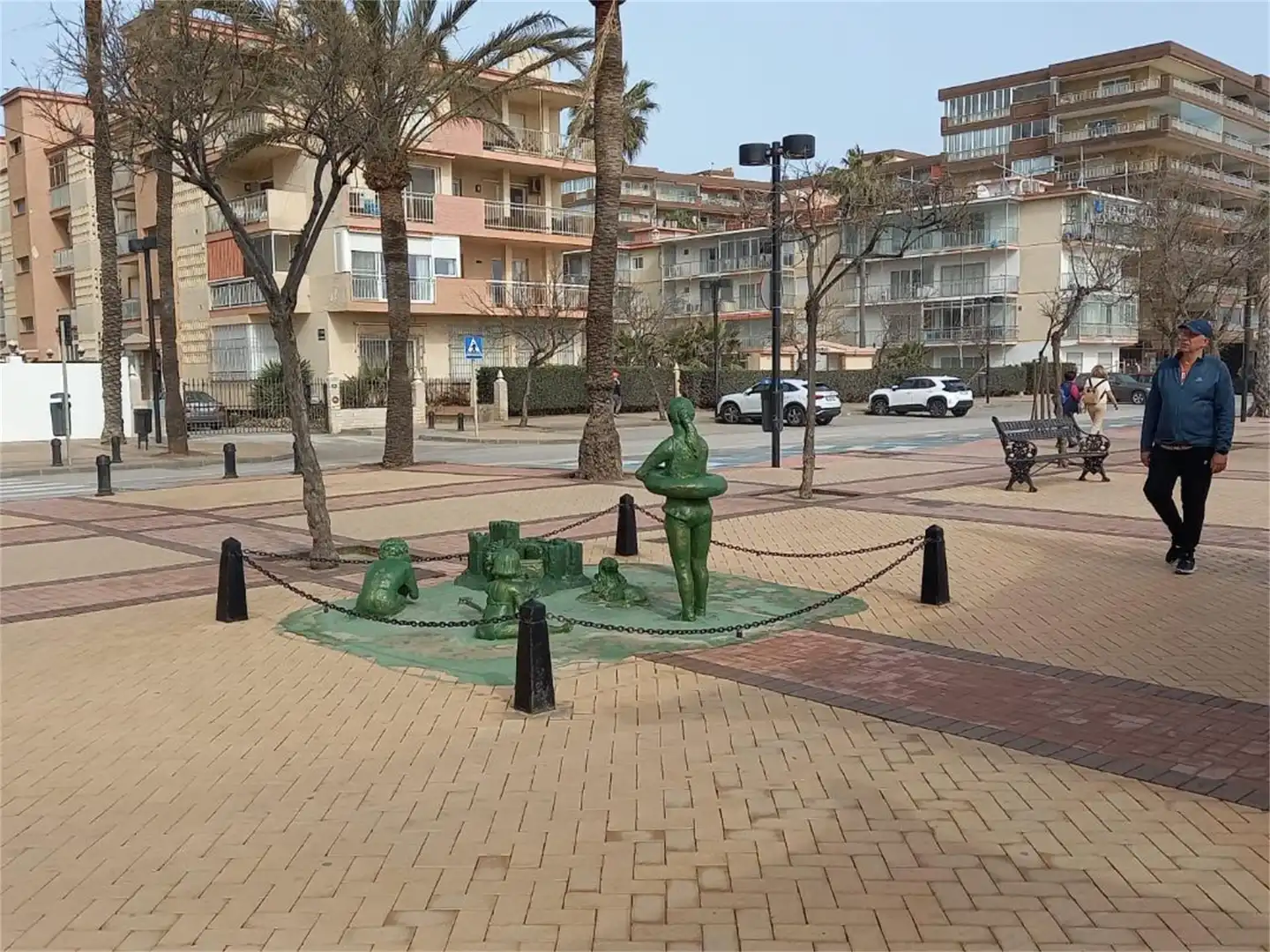 Apartments for rent in Paseo Marítimo Rey de España, 94, Playa de los Boliches Exterior view of Apartments for rent in Fuengirola with Air Conditioner, Swimming Pool and Balcony