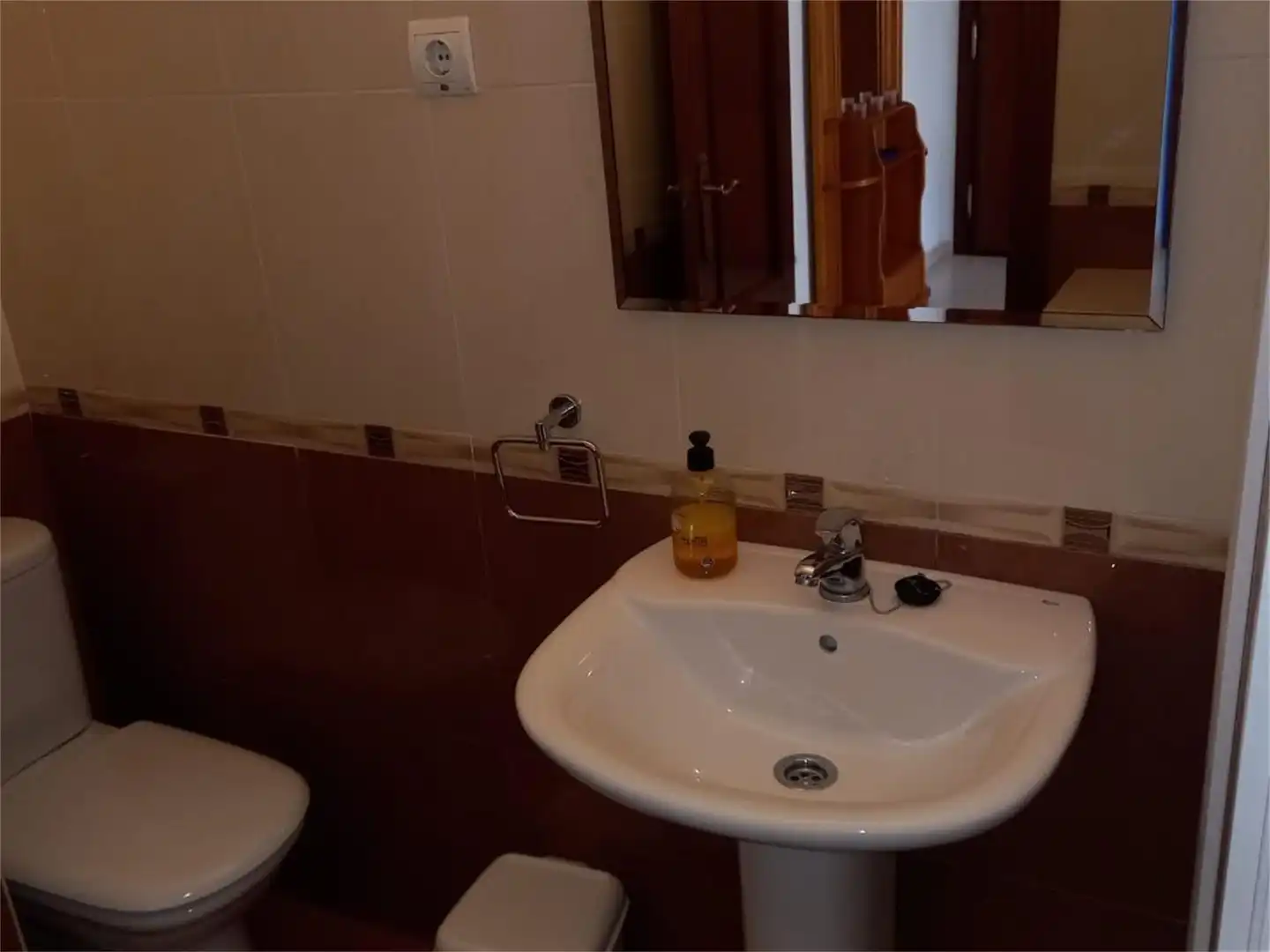 Apartments for rent in Paseo Marítimo Rey de España, 94, Playa de los Boliches Bathroom of Apartments for rent in Fuengirola with Air Conditioner, Swimming Pool and Balcony