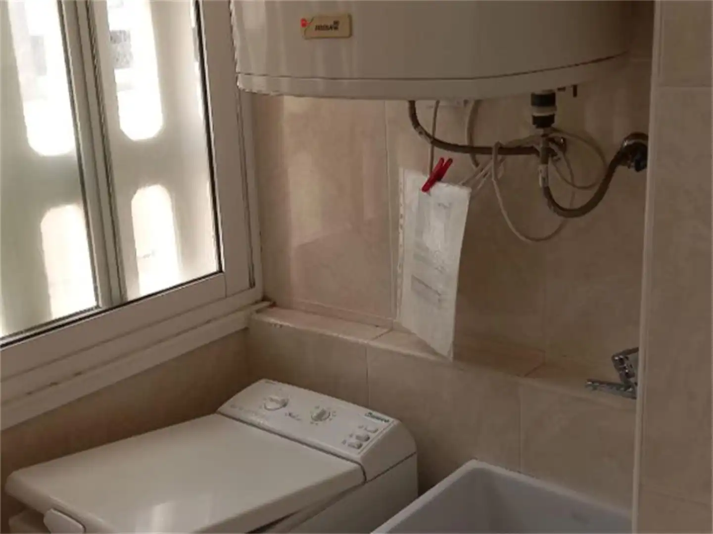 Apartments for rent in Paseo Marítimo Rey de España, 94, Playa de los Boliches Bathroom of Apartments for rent in Fuengirola with Air Conditioner, Swimming Pool and Balcony