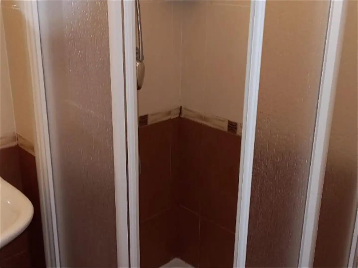 Apartments for rent in Paseo Marítimo Rey de España, 94, Playa de los Boliches Bathroom of Apartments for rent in Fuengirola with Air Conditioner, Swimming Pool and Balcony