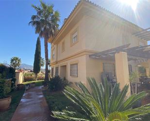 Vista exterior de Casa o xalet en venda en Mijas amb Aire condicionat i Piscina