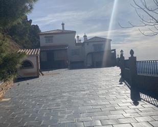 Vista exterior de Casa o xalet en venda en Comares amb Aire condicionat, Terrassa i Balcó