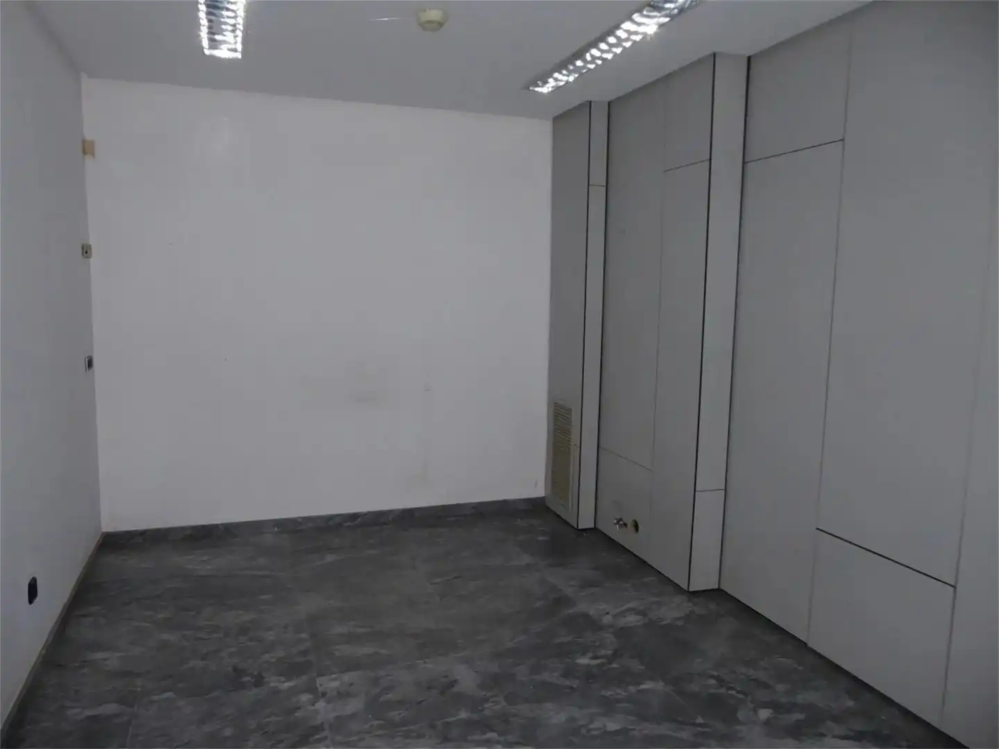 Commercial properties for sale in Calle Paz, 4, Versalles