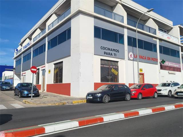 Local comercial en Alquiler en Calle Torre de la Plata, 3 en Espartinas Pueblo