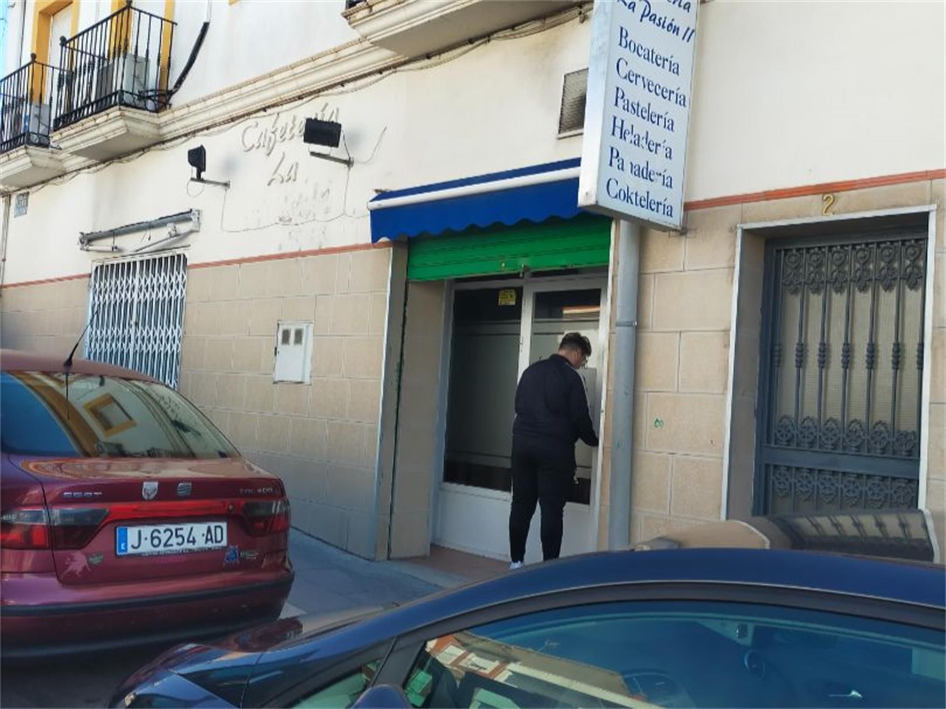 Premises for sale in Linares  with Air Conditioner, Heating and Furnished