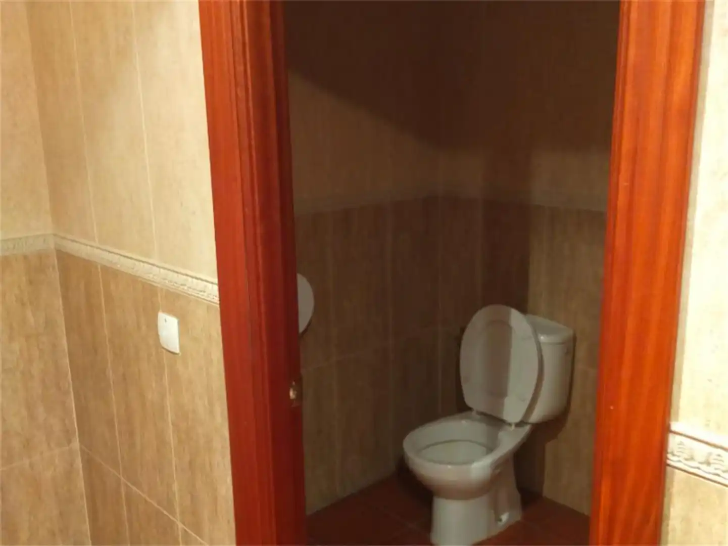 Baño de Local en venta en Linares con Aire acondicionado, Calefacción y Amueblado