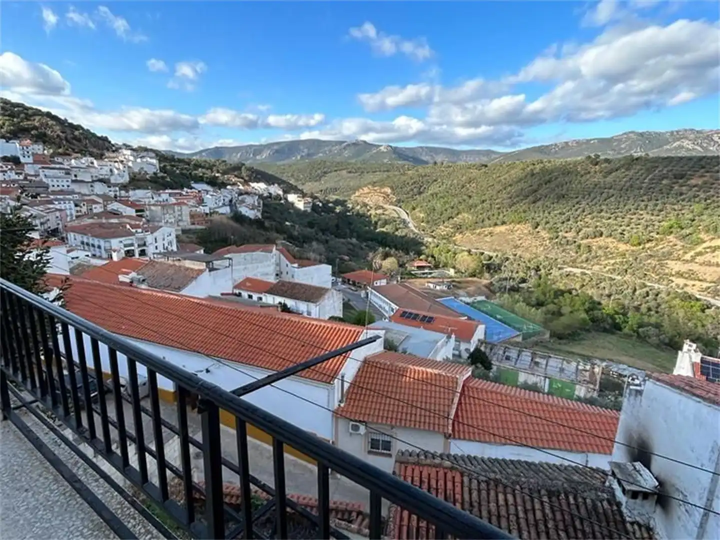 Vista exterior de Finca rústica en venda en Fuencaliente amb Aire condicionat, Moblat i Balcó