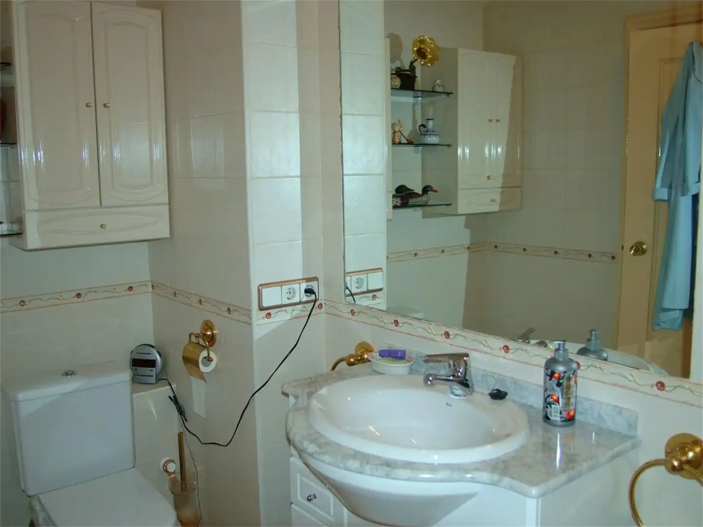Flat for sale in Ronda del Cañillo, 29, Casco Antiguo Bathroom of Flat for sale in Talavera de la Reina with Air Conditioner, Heating and Private garden