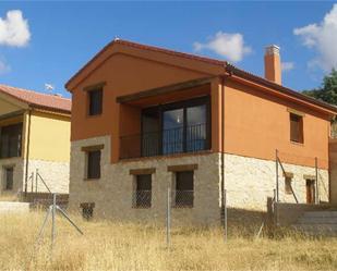Exterior view of House or chalet for sale in Ventosilla y Tejadilla  with Heating, Terrace and Storage room